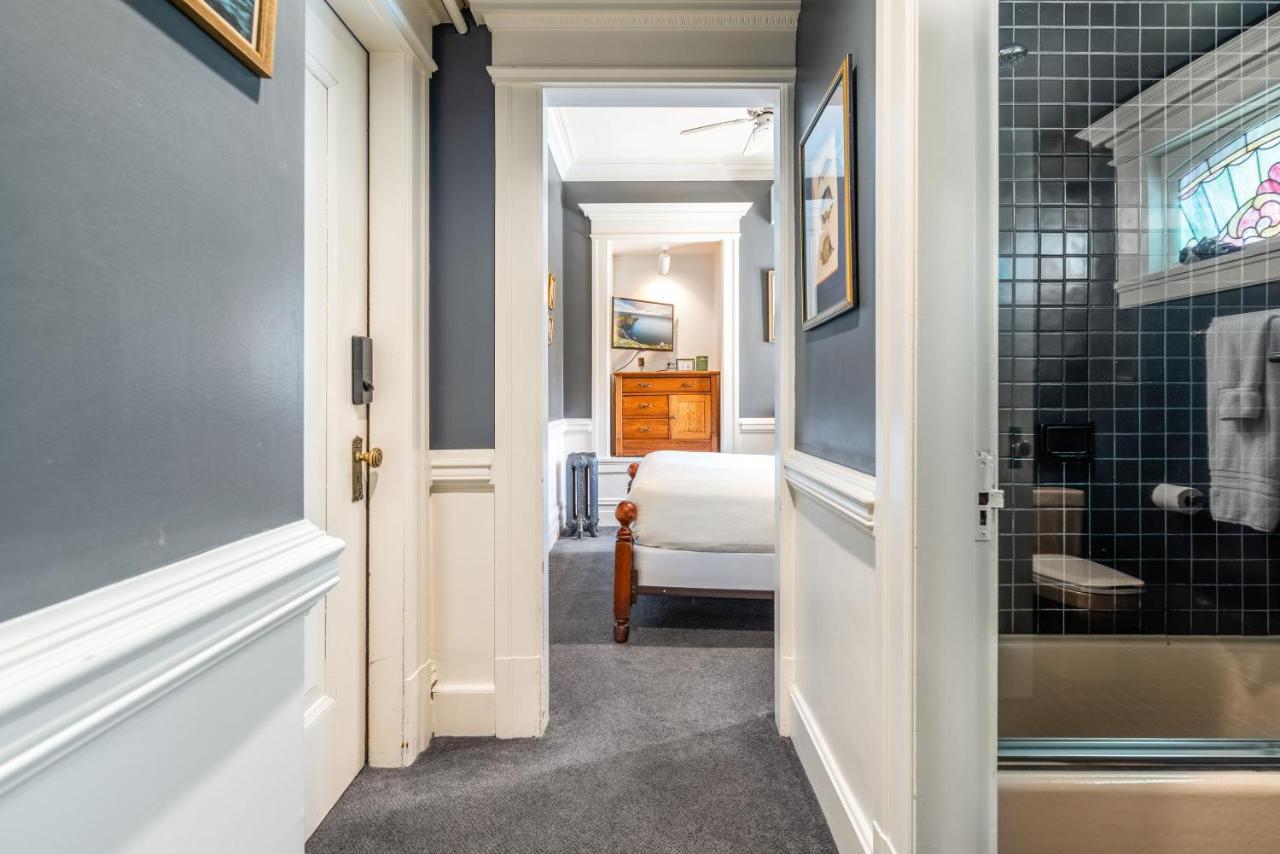 Seattle Gaslight Inn Екстериор снимка